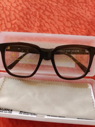 Gafas de Vista Grandes Negras +Collar Sin Estrenar