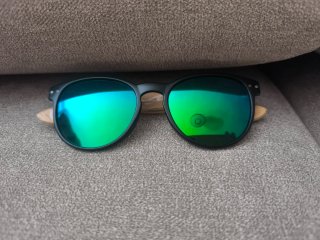 Gafas de sol polarizadas nuevas.