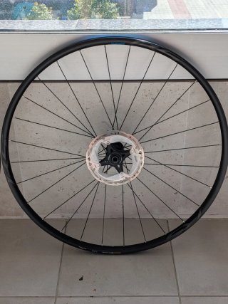 Juego de Ruedas Shimano RS gravel