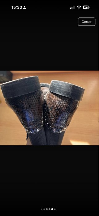 Botines con tachuelas tipo Chelsea