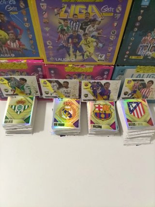 CROMOS 26-27. SIN REPETIR TODOS LOS EQUIPOS, ENVÍO