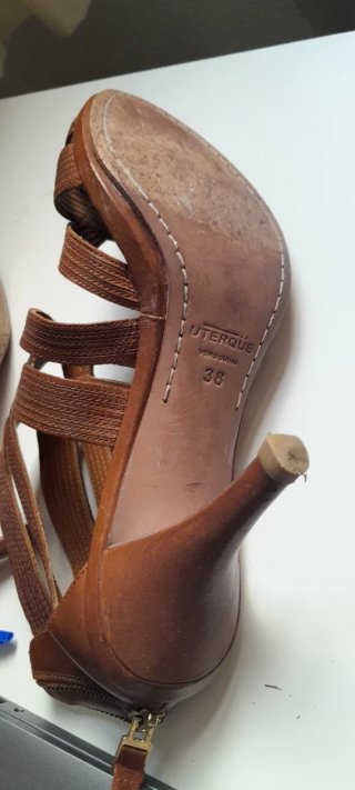 Sandalias de tacón marrones