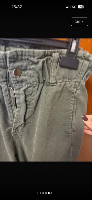 Pantalone verde con elastico in vita