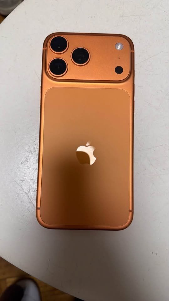 iPhone 17 Pro Max Naranja