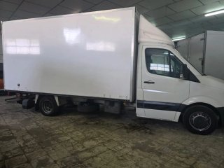 CAMIÓN VOLLSWAGEN CRAFTER con trampilla elevadors