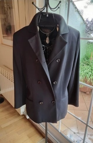 Americana Blazer negra de Dover