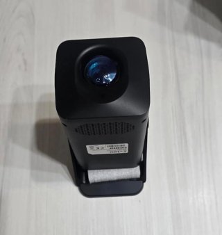 Proyector Zynix NIX500 Mini.  Nuevo.