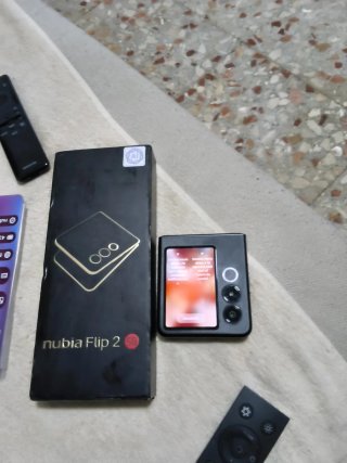 ZTE nubia flip 256GB Negro