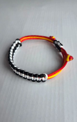 Pulsera negra y blanca España