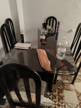 Conjunto de mesa y 6 sillas