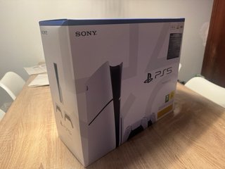 PlayStation 5 (PS5) 1TB con 2 Mandos precintada