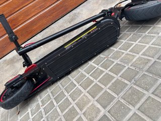 Patinete Eléctrico Xiaomi  (pinchado)