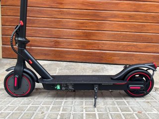 Patinete Eléctrico Xiaomi  (pinchado)