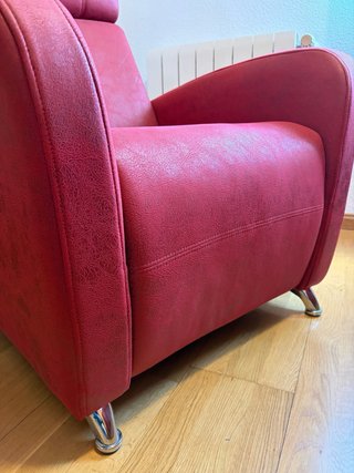 Sillón reclinable rojo