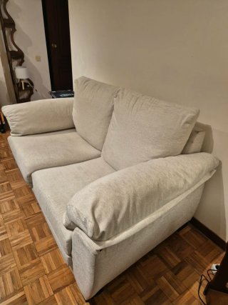 Sofá de dos plazas blanco