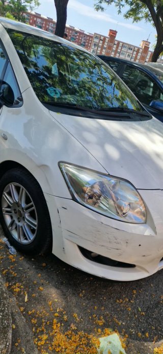toyota auris  auris  2008