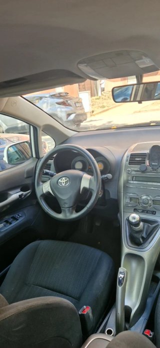 toyota auris  auris  2008