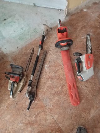 Maquinaria Stihl: motosierras y podadora