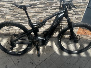 Bicicleta FOCUS batería 750 Eléctrica talla 29