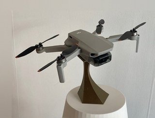 Peana expositora para dron DJI Mini 2