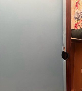 Mesa de billar madera oscura paño azul