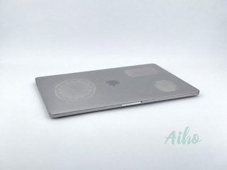 MacBook Pro 15" (2018) Intel Core i9 2.9GHz 6 núcleos - SSD 2TB - 32GB RAM con marcas de pegatinas