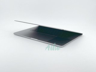 MacBook Pro 15" (2018) Intel Core i9 2.9GHz 6 núcleos - SSD 2TB - 32GB RAM con marcas de pegatinas