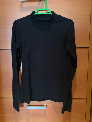 Camiseta negra manga larga