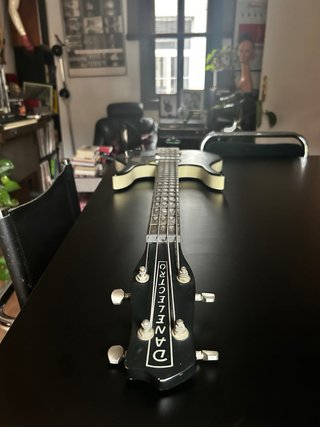 Bajo Danelectro 58 Longhorn Negro