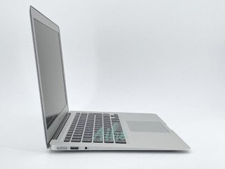 MacBook Air 13" Intel Core i5 1.8GHz 2 núcleos - SSD 256GB - RAM 8GB