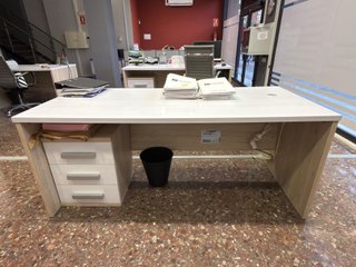 Mesa de Oficina con Cajonera