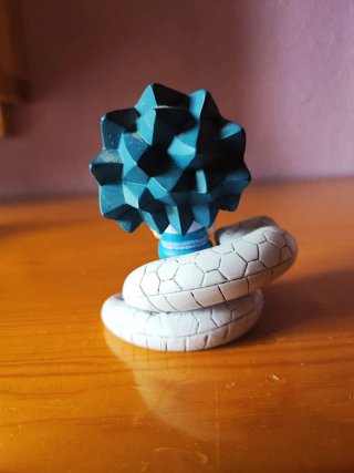 Figura Sasuke con Serpiente.