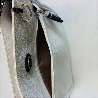 Brics borsa bianca in pelle