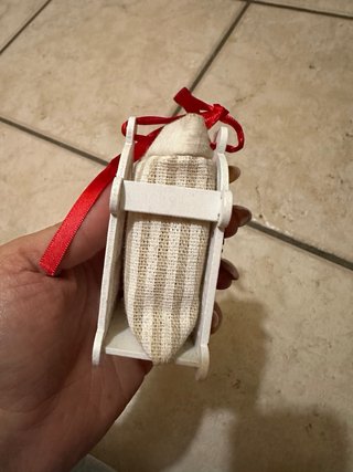 Portaconfetti in legno a forma di gabbietta