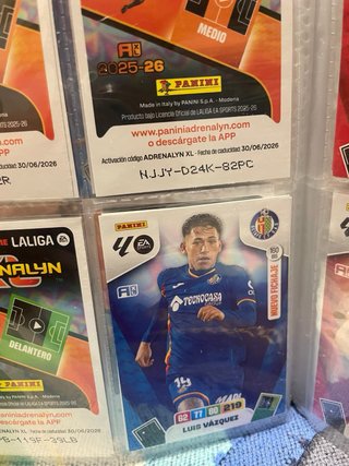 Cromos Adrenalyn XL 25/26 de Getafe CF a Levante .