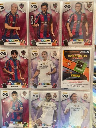 Cromos Adrenalyn XL 25/26 de Getafe CF a Levante .
