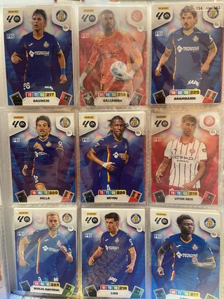 Cromos Adrenalyn XL 25/26 de Getafe CF a Levante .