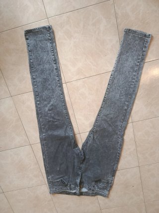 Vaqueros Gris Efecto Lavado
