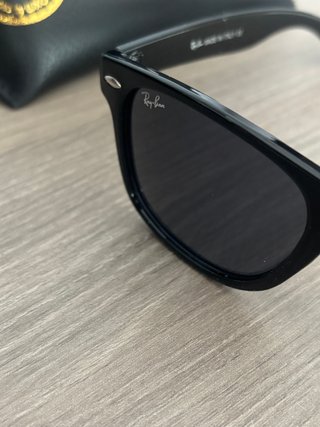 Gafas de sol Ray-Ban Wayfarer negras con funda
