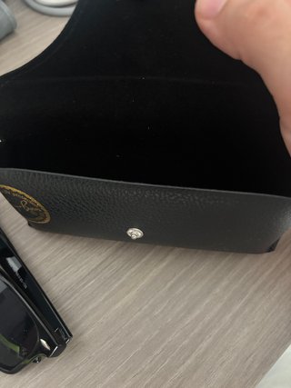 Gafas de sol Ray-Ban Wayfarer negras con funda