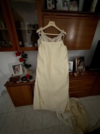 Vestido de novia en seda Pronovias