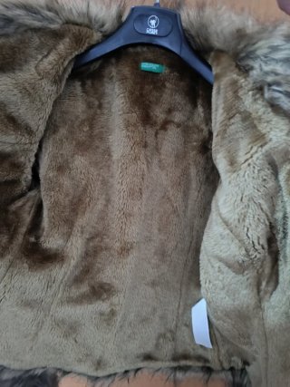 Chaqueta vaquera Benetton con pelo T.44