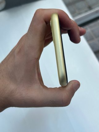 iPhone 11 Amarillo 64GB