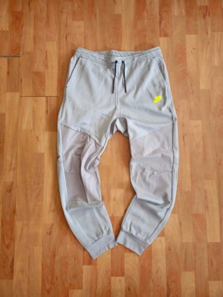 Conjunto Nike Tech Gris y Negro