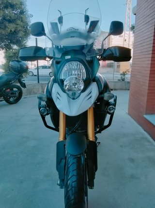 Suzuki V-Strom 1000 Adventure Moto