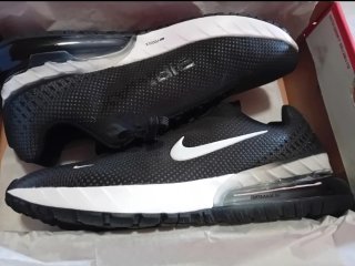 Nike Air Max Phoenix Negro/Blanco