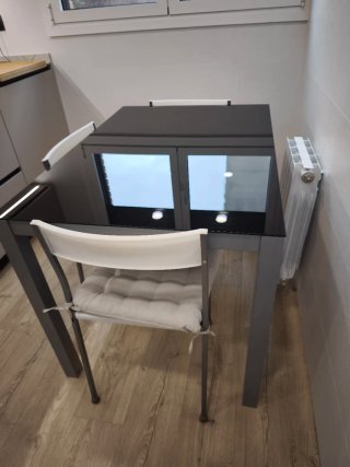 Mesa de cocina cristal y metal