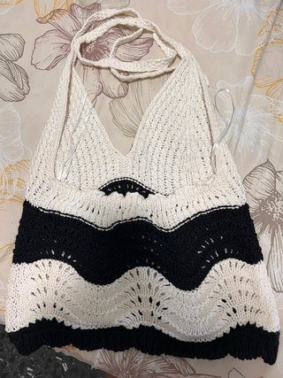 Top donna lavorato a maglia bianco e nero