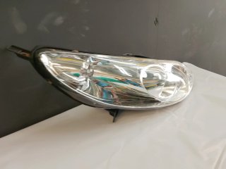 Faro delantero coche Peugeot 407,