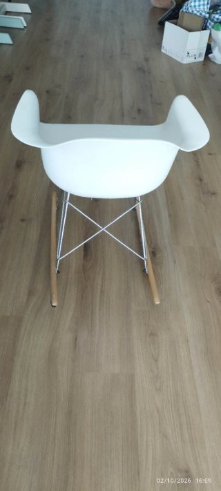 Mecedora Blanca de Diseño